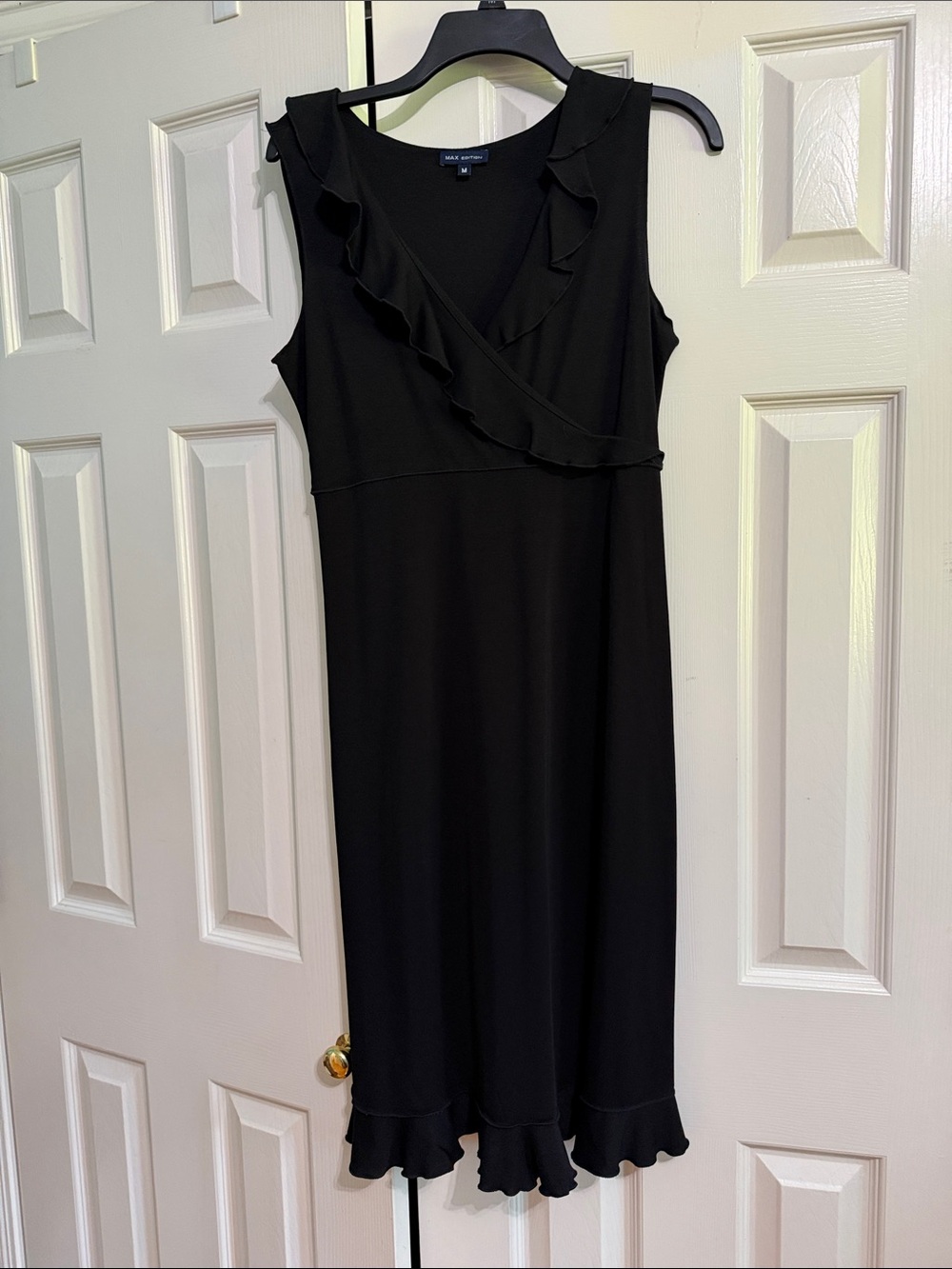 Black Ruffled V-Neck Sleeveless Dress